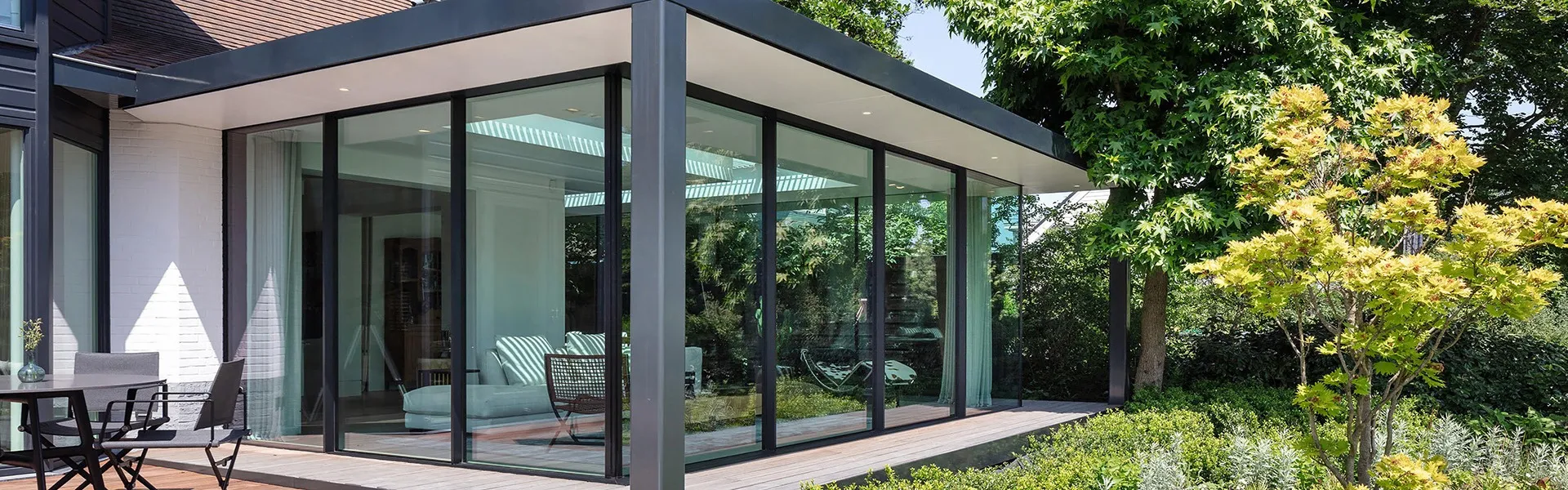 開放的で快適な空間創りに目隠しフィルムという選択肢を！