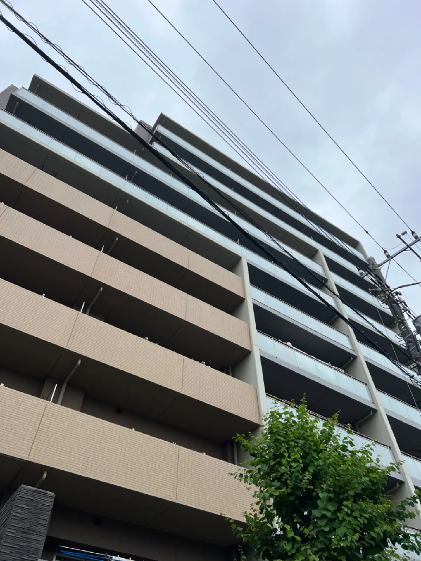 窓ガラスフィルムが電気代高騰の救世主に！