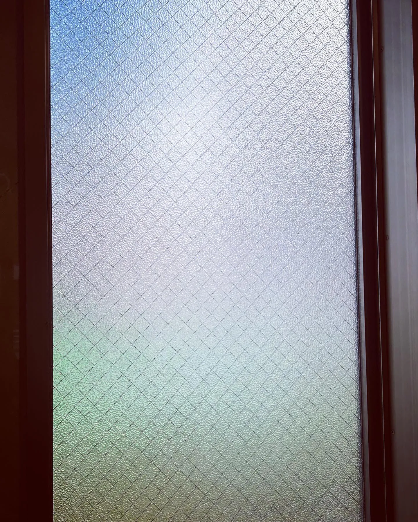 網入りガラスにも飛散防止フィルムで万全な対策を‼︎